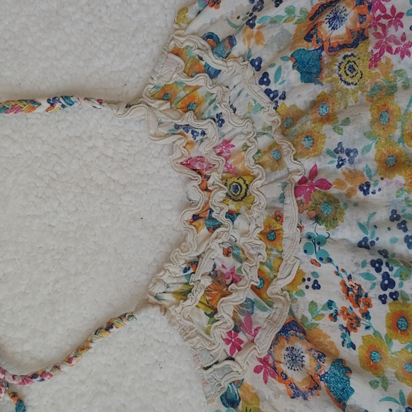 3/$10 Floral halter top - Picture 3 of 4